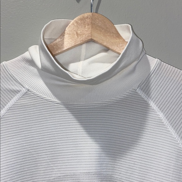 Lululemon Compression - Picture 2 of 6